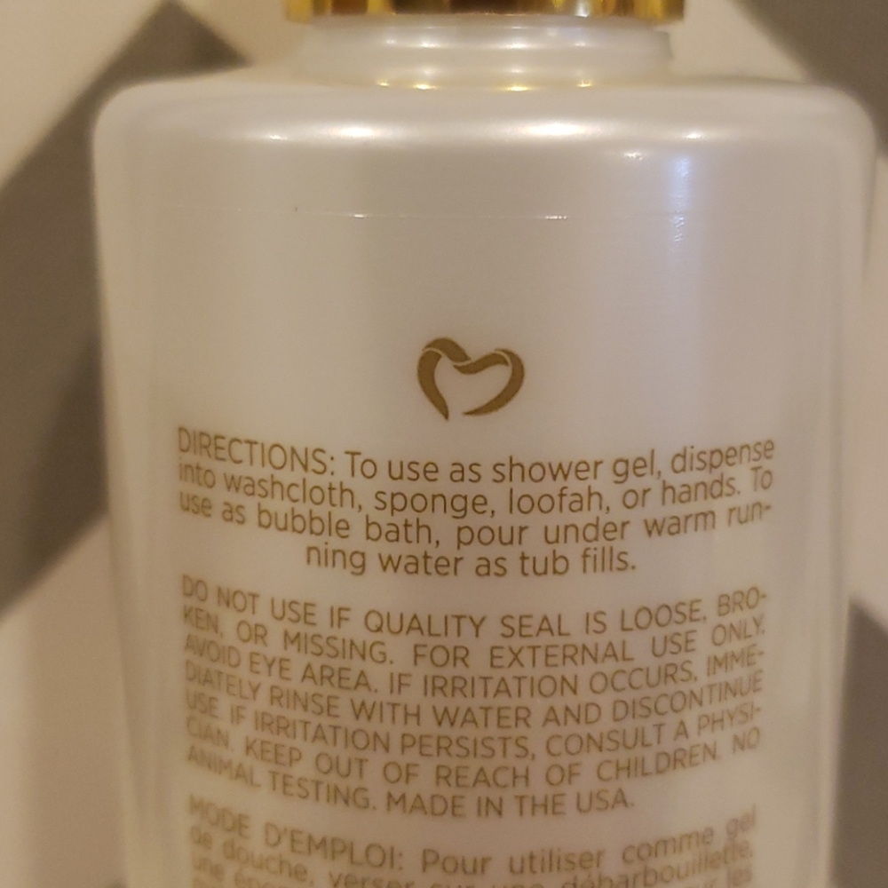 NEW! Love Story Skinny Dip body wash - Picture 3 of 5